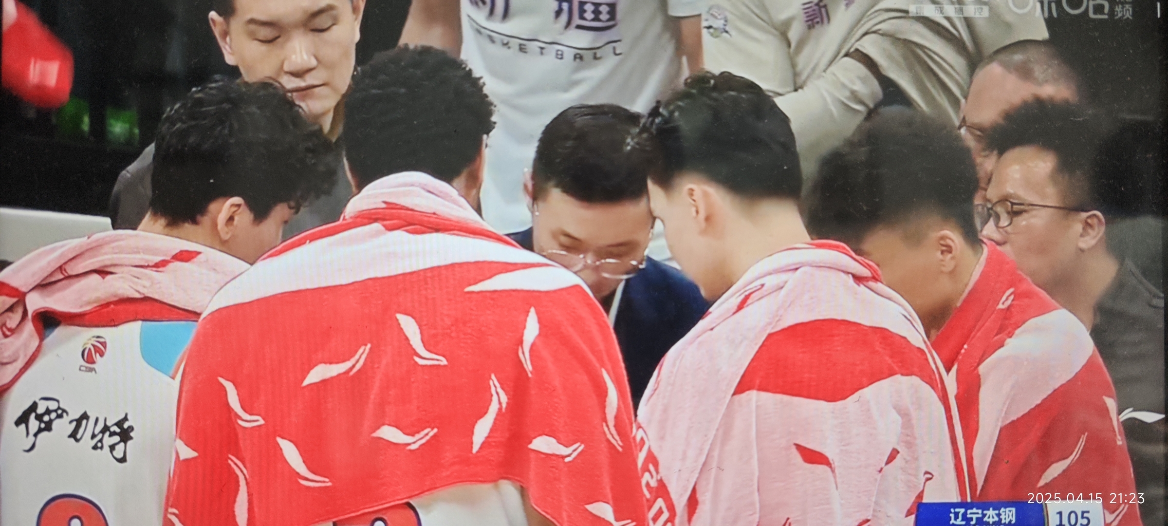 赛前尼斯备战CBA常规赛,队长鼓劲细节曝光,媒体盛赞,阵容厚度经受考验的简单介绍 赛前尼斯备战CBA常规赛,队长鼓劲细节曝光,媒体盛赞,阵容厚度经受考验的简单介绍