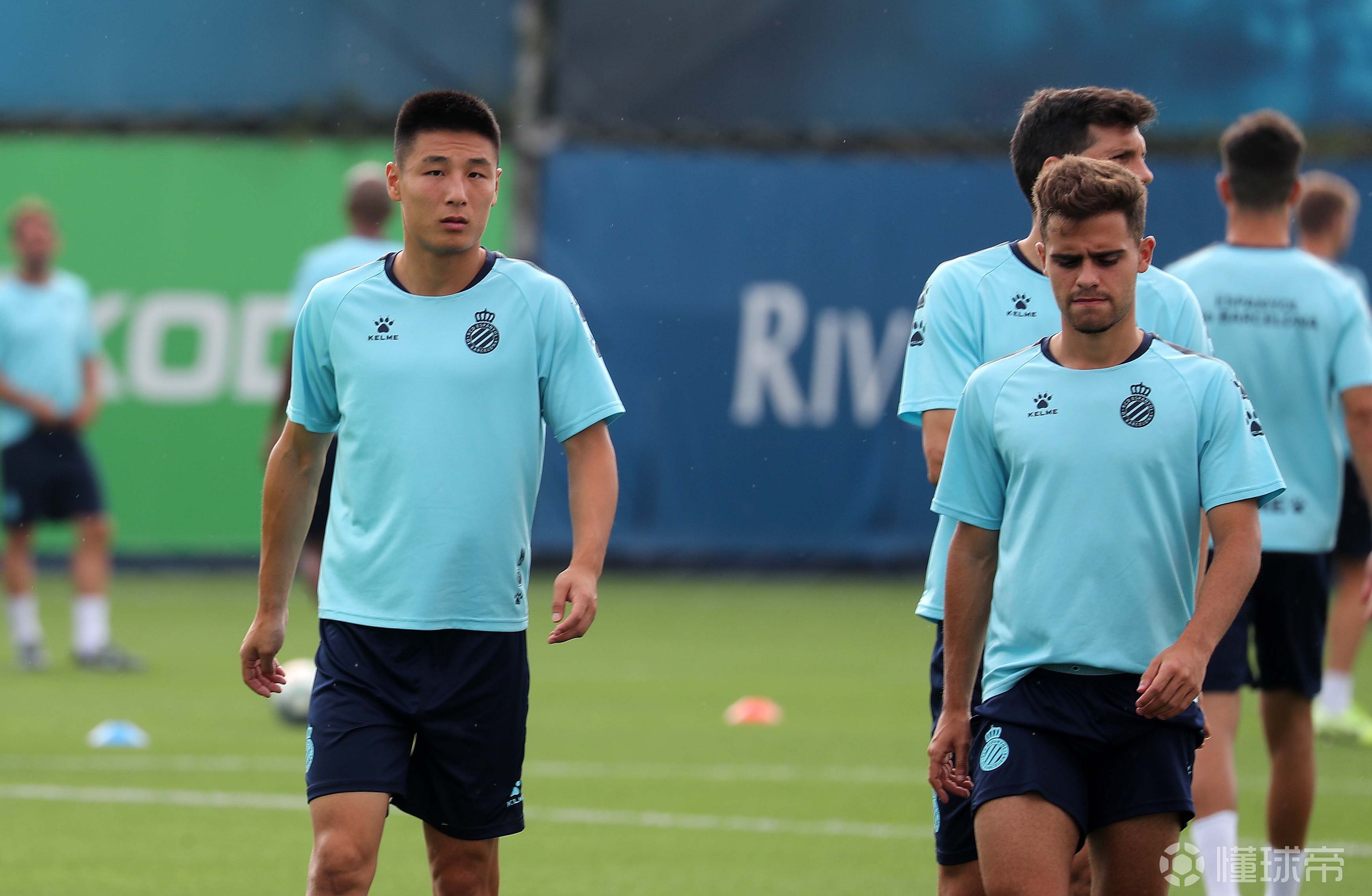 赛菲戴比路克登场集